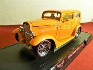 1931 Ford Model A Sedan diecast metal araba. Orj. kutulu. Yatming üretimi. 1:18