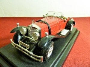 1928 Mercedes Benz SSK diecast metal araba. Orj. kutulu. Burago üretimi. 1 24