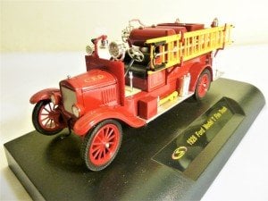 1926 Ford Model T Fire Truck diecast itfaiye. Signature üretimi. Orj. kutusunda. 1:32