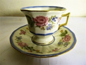 Limoges imzalı el boyaması 5 ad. porselen çay ve kahve fincanı ve tabağı. 19 Y.y.