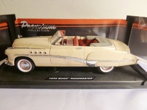 1949 Buick Roadmaster Premium Collection diecast araba 1 18