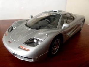 1993 Mc. Laren F1 diecast metal araba. Maisto Models üretimi. 1:18