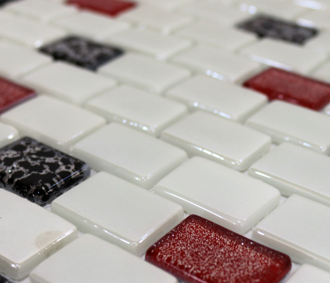 Cam Mozaik Klasik Siyah Beyaz Kırmızı 2,5x3,5 cm