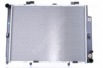 Mercedes W210 111 Motor Su Radyatörü  640*485