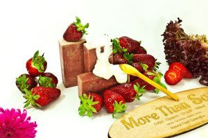 Çilek Yoğurt Sabun / Strawberry Yoghurt Soap 95 gr