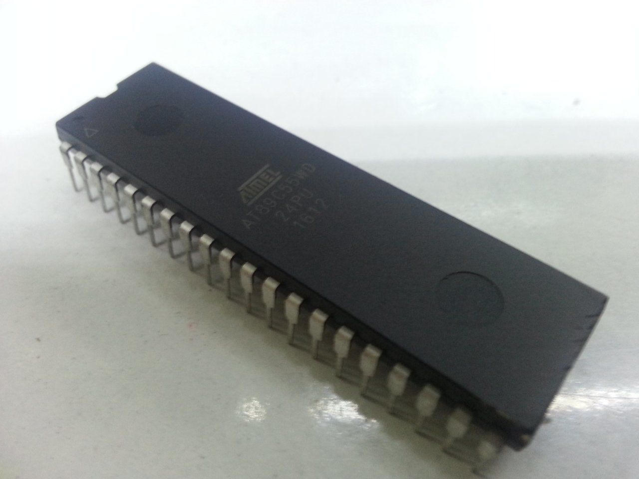 AT89C55WD-24PU  (89C55WD)