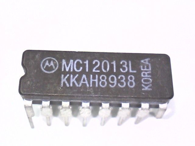 MC12013L  MECL PLL COMPONENTS DUAL MODULUS PRESCALER	   