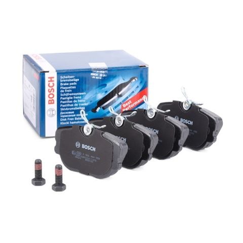 MERCEDES 190 W201  82-93 Ön Fren Balatası BOSCH