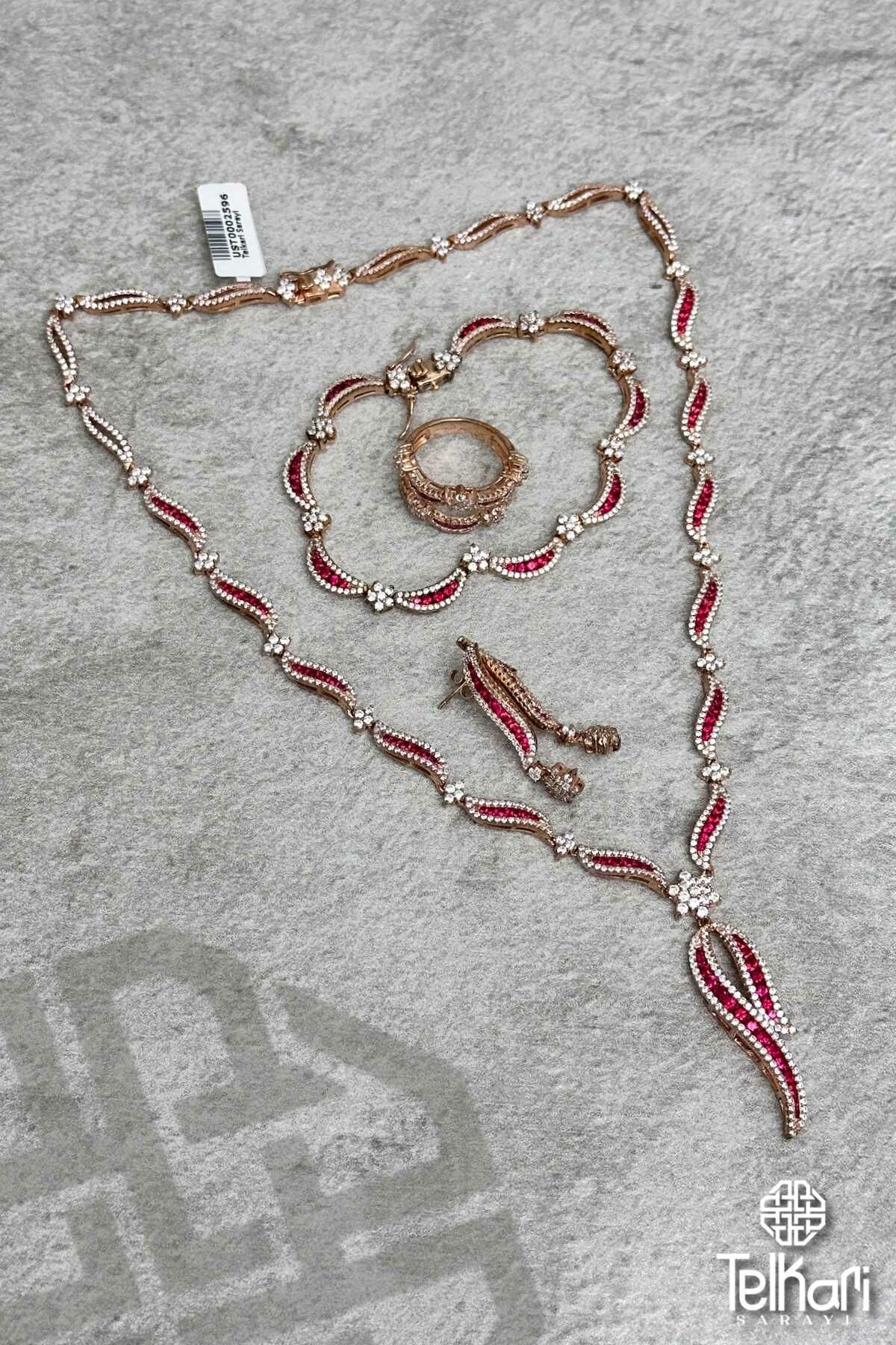Şık Özel Tasarım Taşlı Rose Gümüş Set