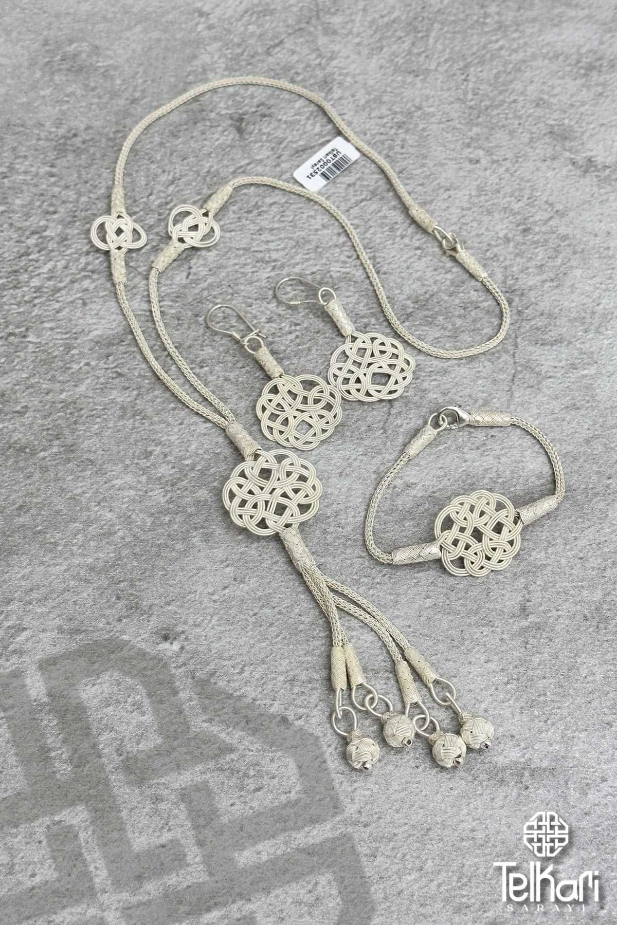Aşk Düğümü Model Top Püsküllü El İşçiliği Kazaziye Gümüş Set
