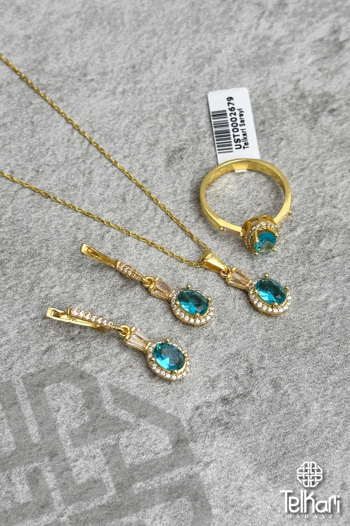 Oval Model Taşlı Gold Gümüş Üçlü Set