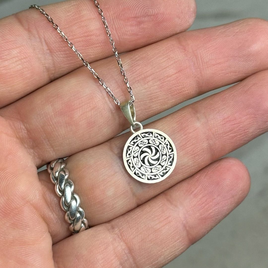 Rüzgar Gülü Motifli Midyat Hasırı Gümüş Kolye