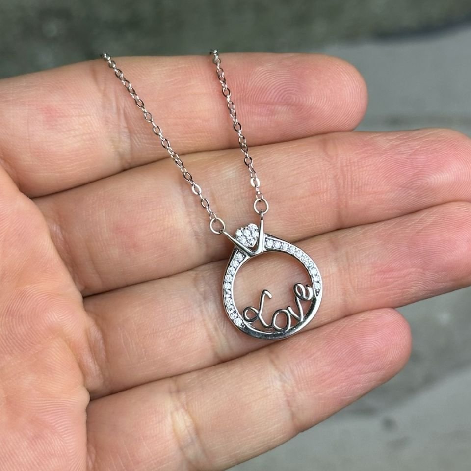 Love Tek Taş Yüzük Tasarımlı Gümüş Kolye