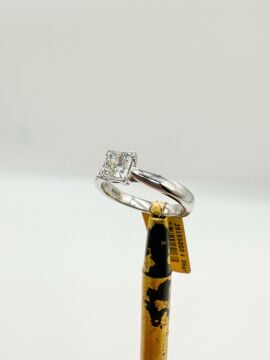 0.73ct Prenses Kesim Tektaş Yüzük
