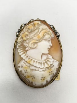 Cameo Broş