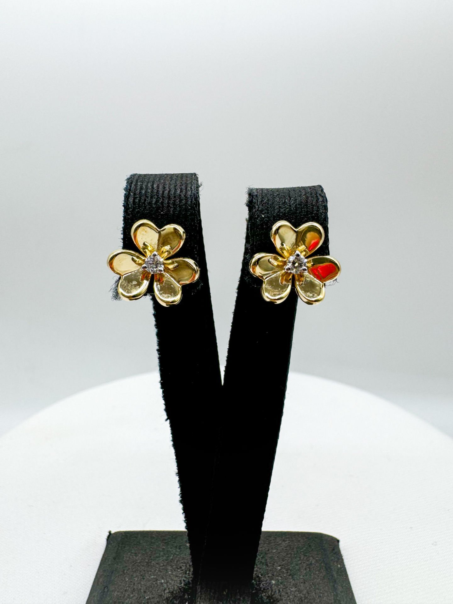 Blume Pırlantalı Küpe