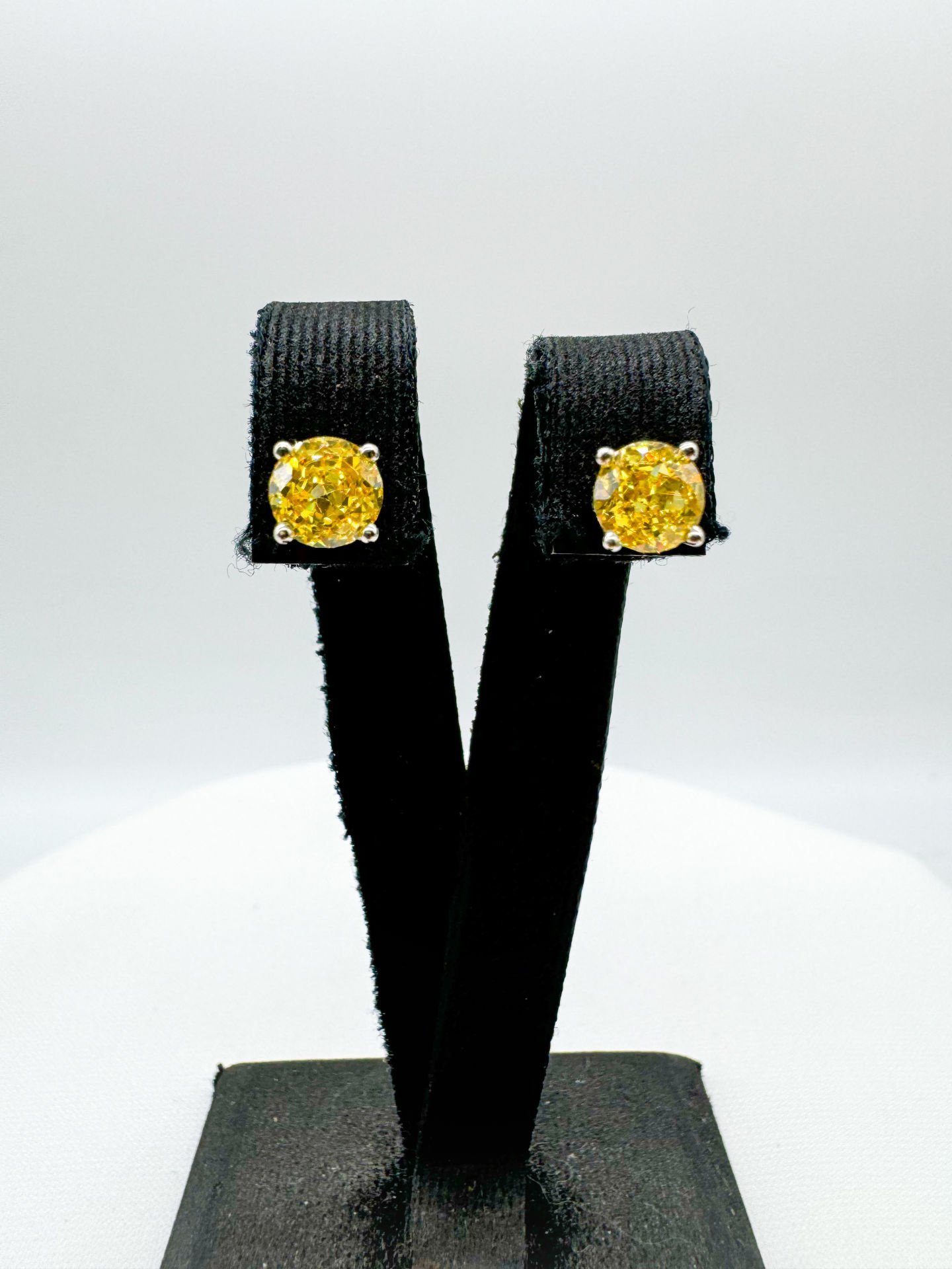 Safir Küpe