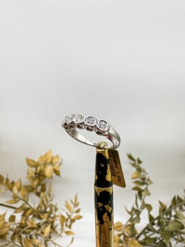 0.50 ct Pırlanta Beştaş Yüzük