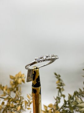 0.23 ct Pırlanta Beştaş Yüzük