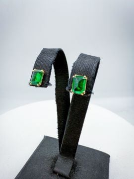 Zümrüt Küpe