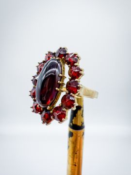Garnet Yüzük