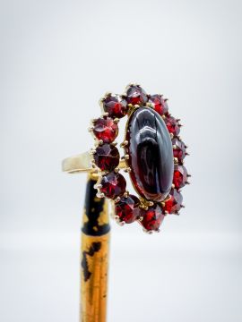 Garnet Yüzük