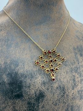 Garnet Kolye