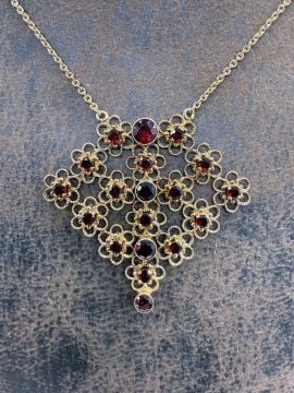 Garnet Kolye