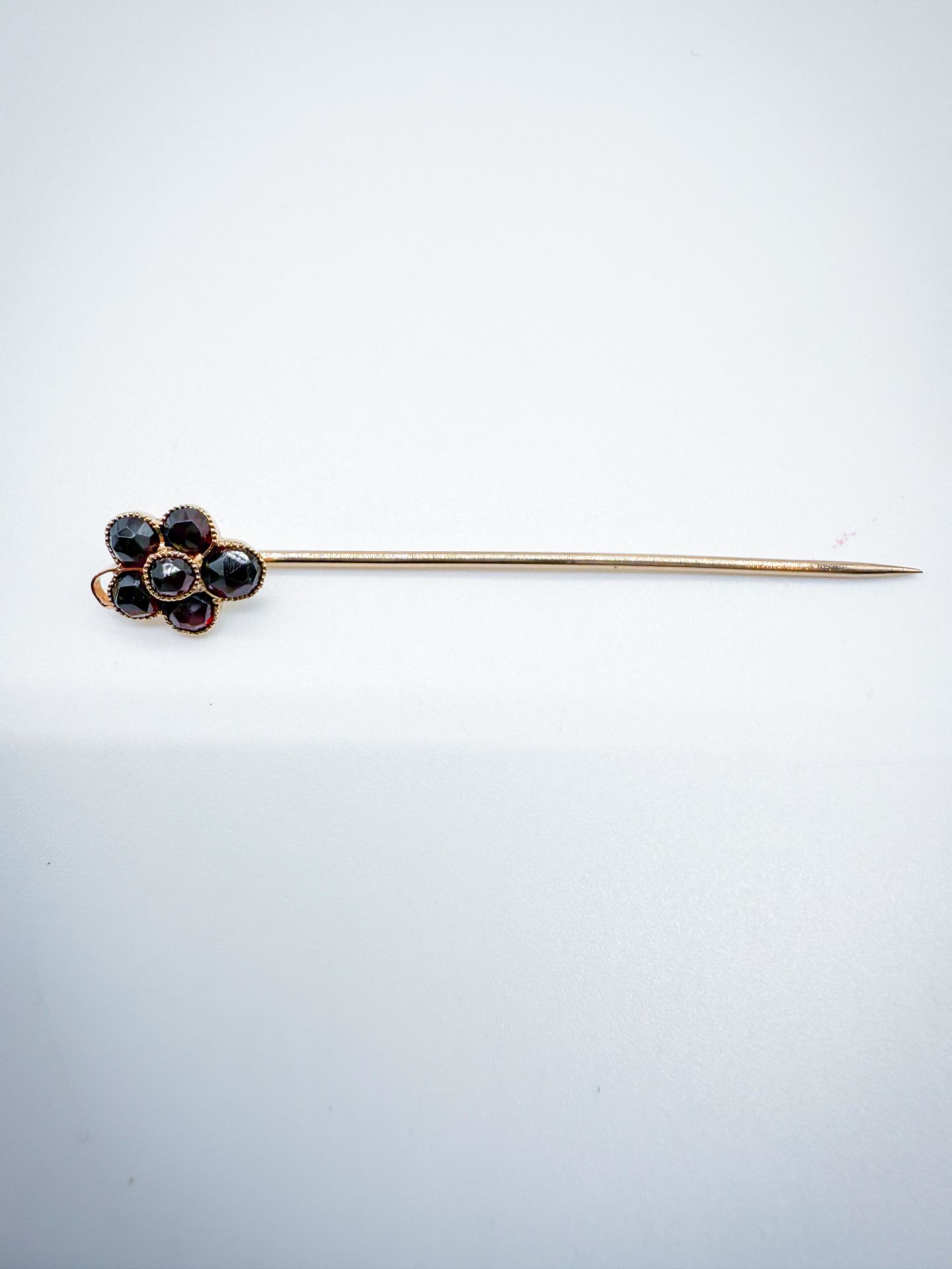 Garnet Broş