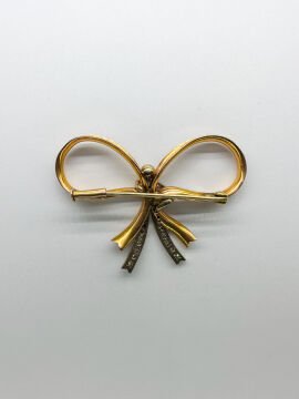 Pırlantalı Kurdele Broş