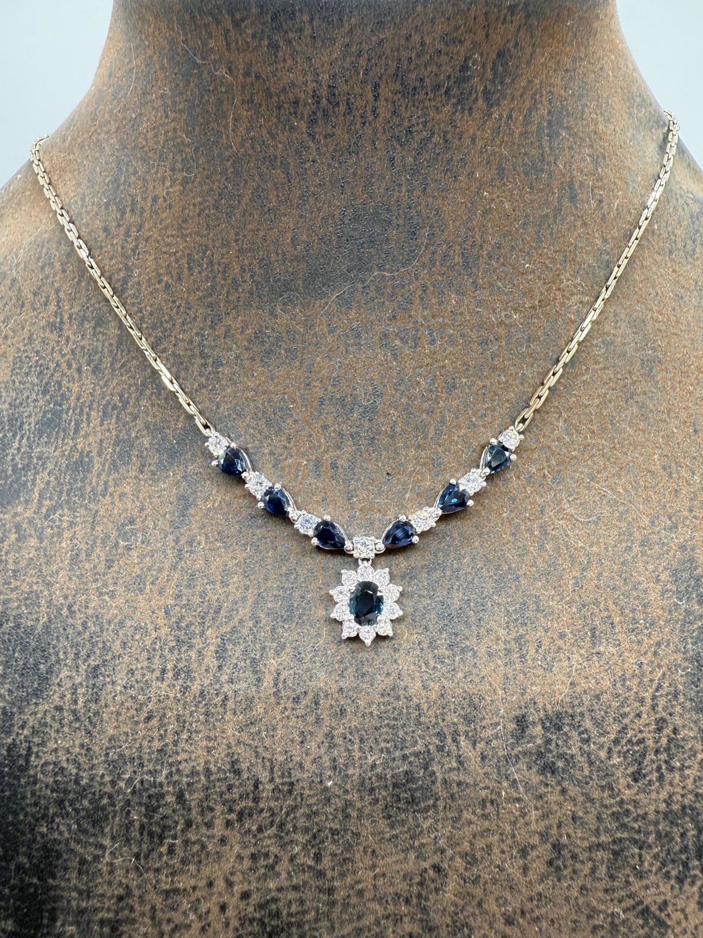 Pırlantalı Safir Kolye