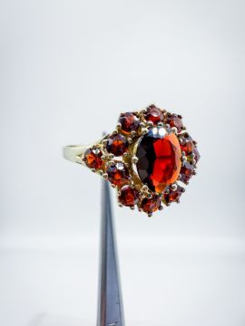 Garnet Yüzük