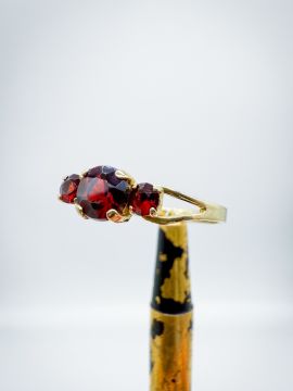 Garnet Yüzük