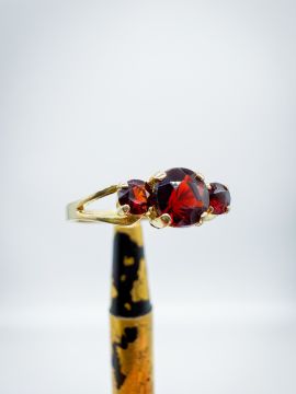 Garnet Yüzük