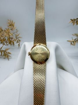 Movado Saat