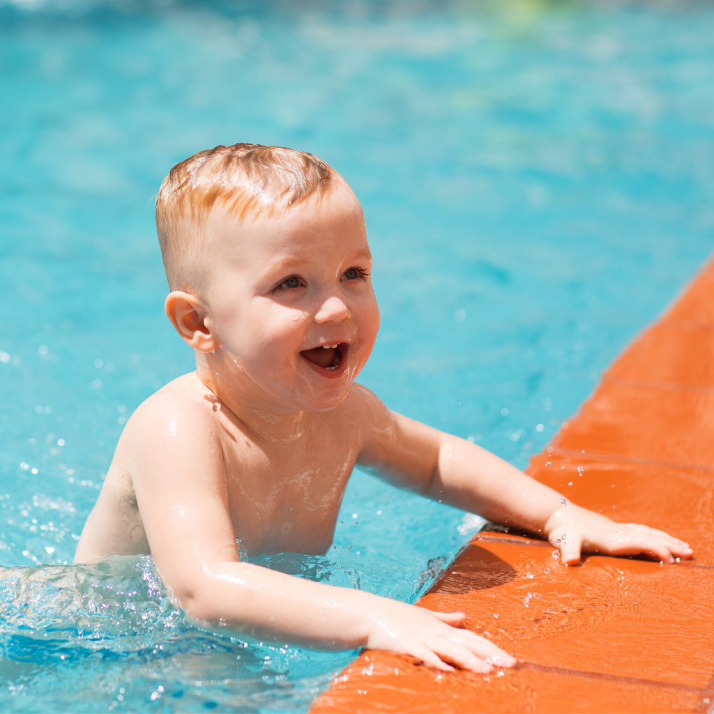 Muskelstärkende Wirkung des Schwimmens bei Babys