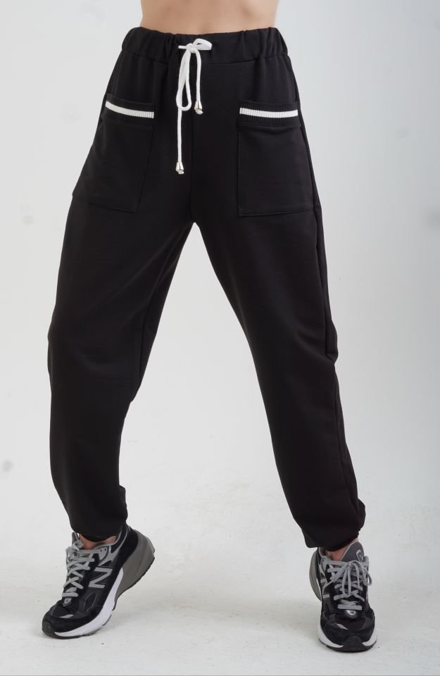 Siyah Kontrast Çizgili Bant Detaylı Jogger Pantolon