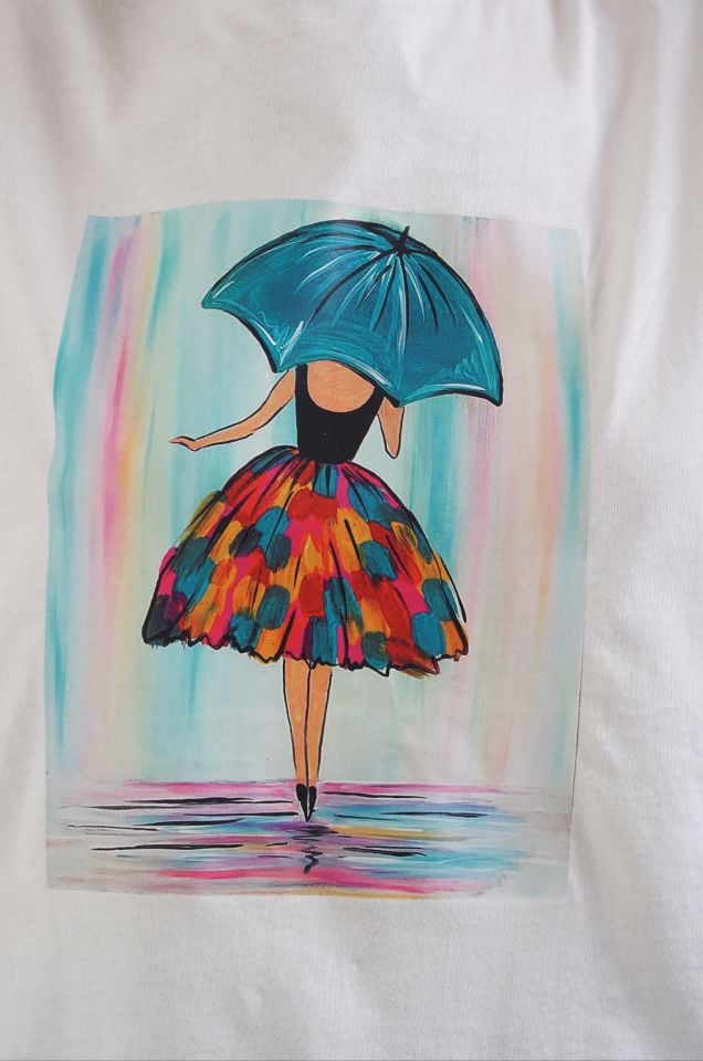 Şemsiyeli Kız Baskılı Tshirt