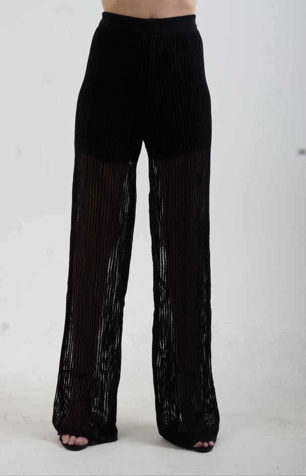 Siyah Ajur Desen İçi Şortlu Pantolon Bluz Takım