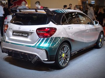 A45 AMG Petronas Edition Şerit