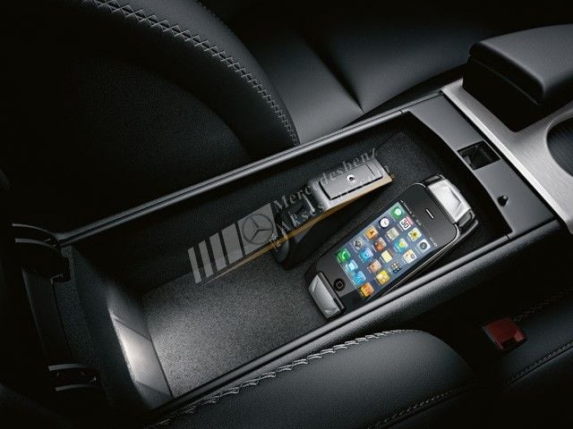 Mercedes Benz Apple iPhone 4/4s CepTelefonu Tutucusu Kablolu