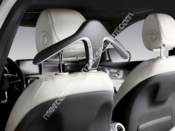 Mercedes Benz Başlık Elbise Askısı