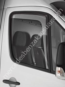 Mercedes Benz Ön Kapı Cam Rüzgarlığı