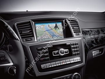 Mercedes Benz COMAND Online Monitor