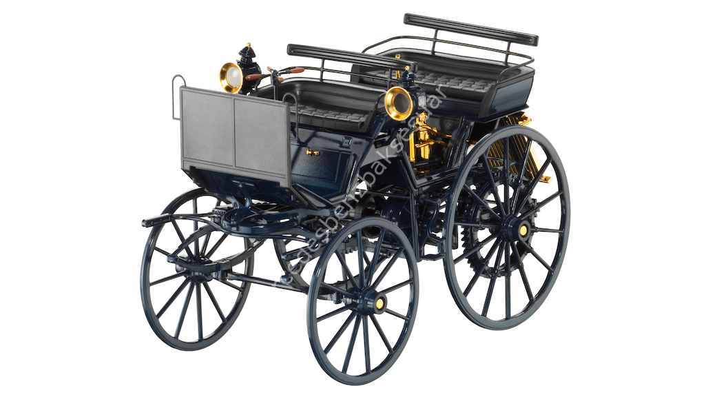Mercedes Benz Daimler motorlu araba (1886)