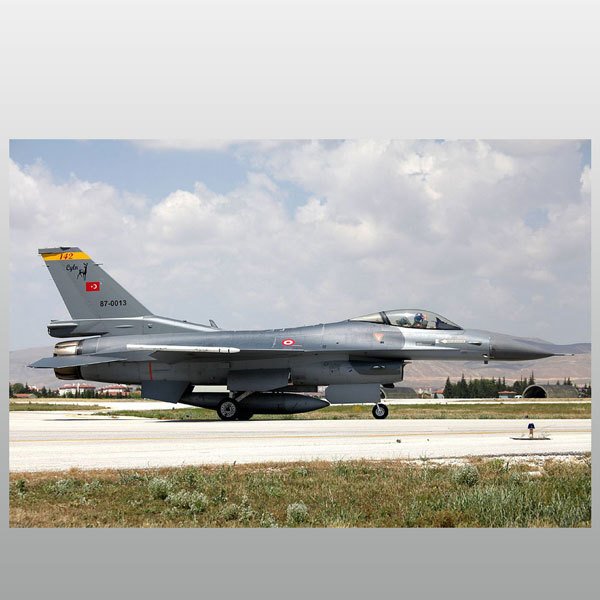 1/72  F-16 A/C Savaşan Şahin