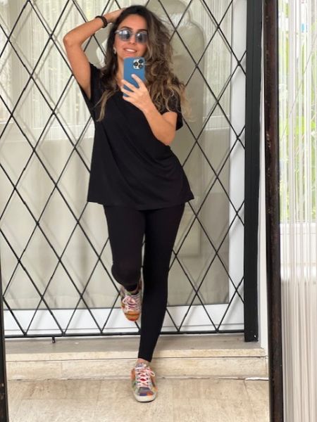 V Yaka Siyah Renk Sinu Tshirt