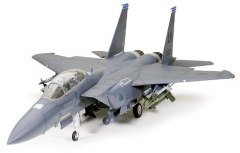 1/32 F-15E w/Bunker Buster