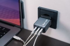 32201 GNC-65 GaN Charger 65W with 2 x USB-C® PD 65W / 1 x USB-A QC 3.0