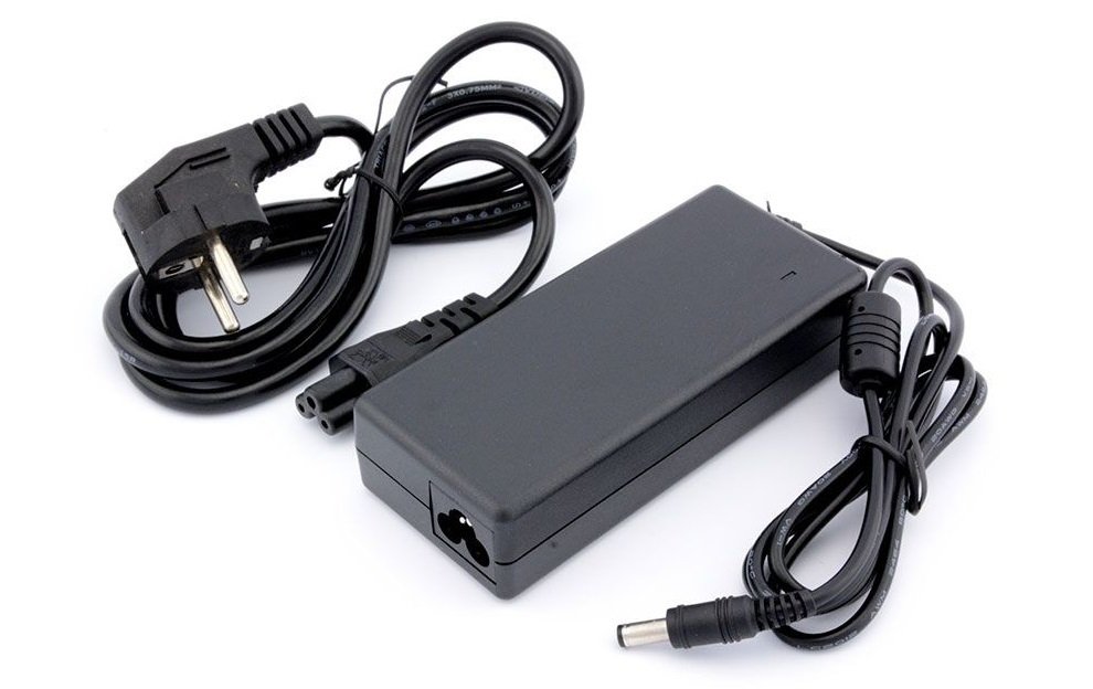 Compaxe CKA-127 Güç Adaptörü - 84W 12V 7A Çok Amaçlı Adaptör 5.5 * 2.5 İğnesiz Uç
